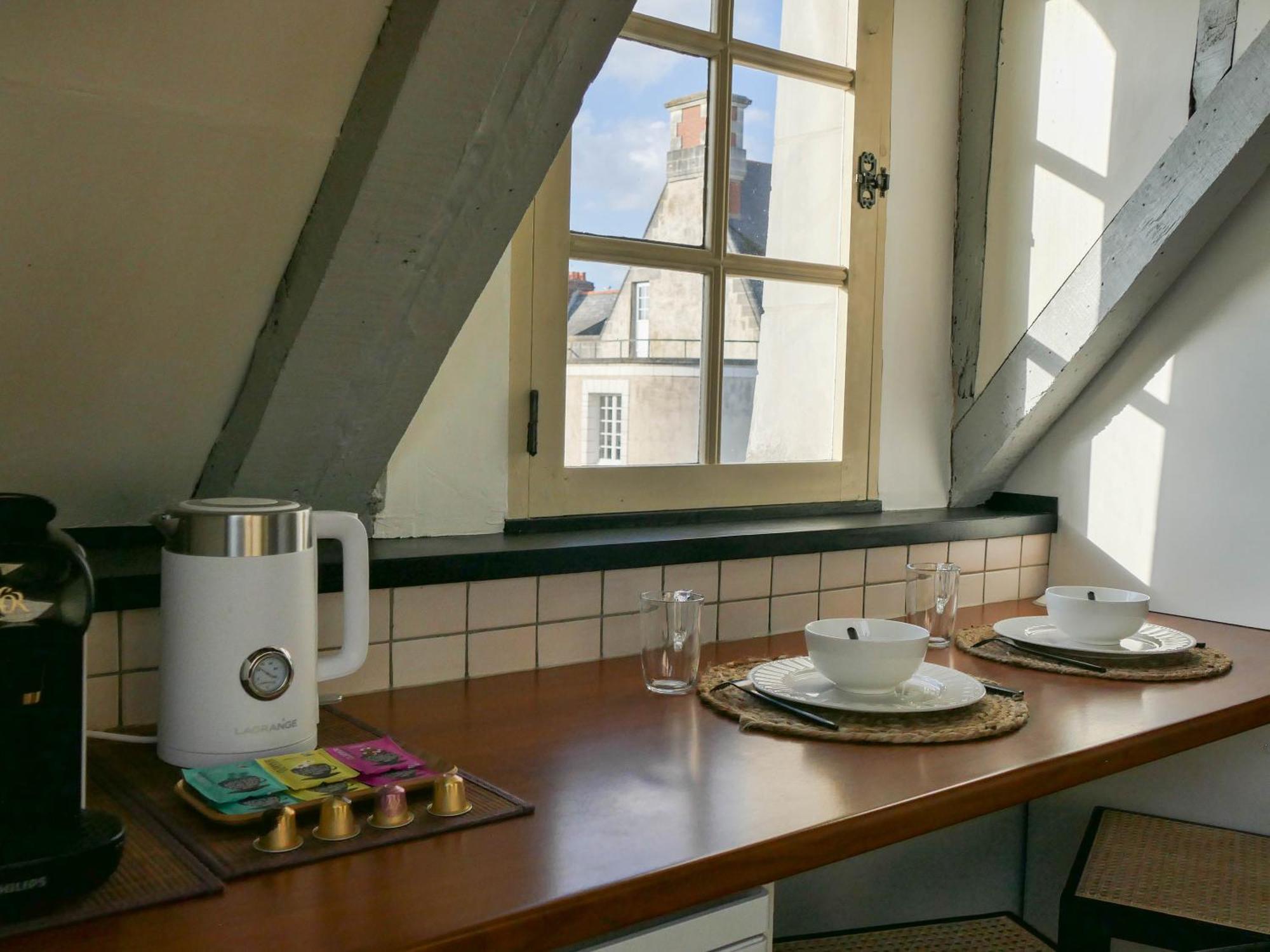 Suite Toussaint - Calme & Authentique อองเชร์ ภายนอก รูปภาพ