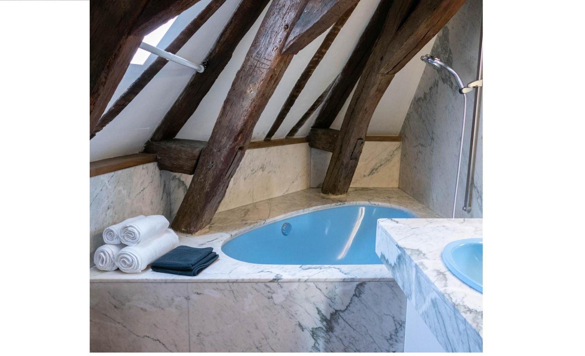 Suite Toussaint - Calme & Authentique อองเชร์ ภายนอก รูปภาพ